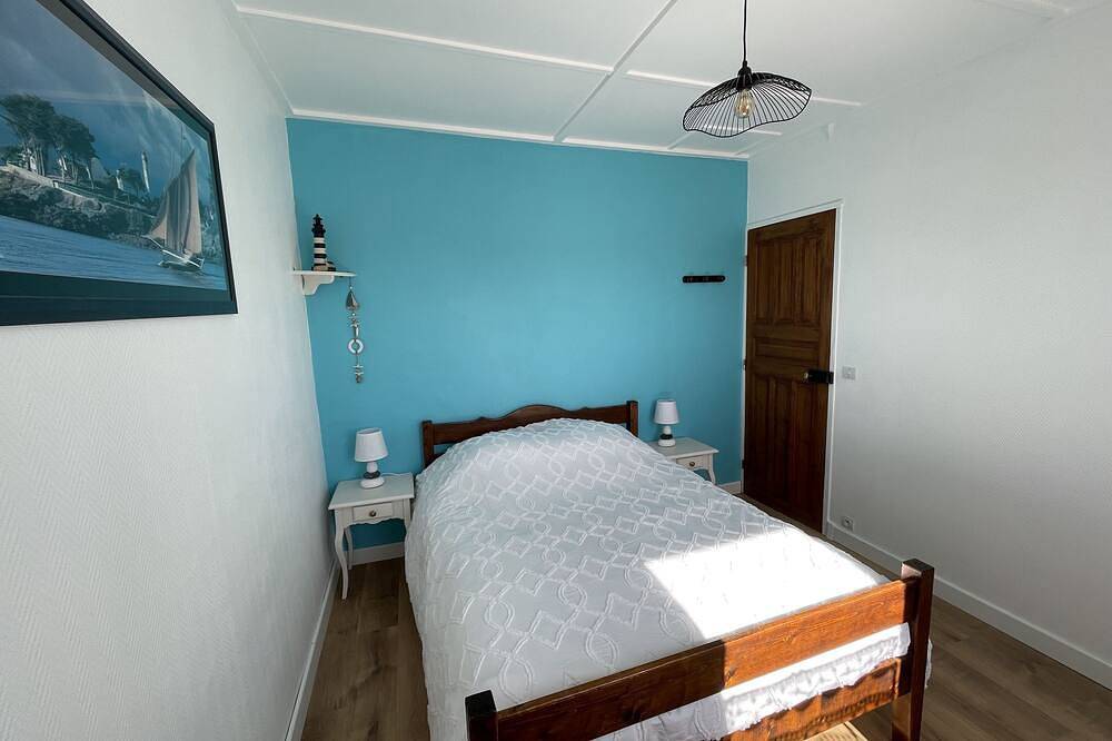 Maison située à 350 m de la plage de Goas Treiz in Trébeurden, Côte de Granit Rose