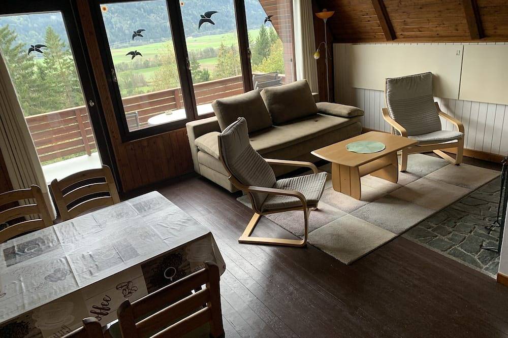 Ganze Wohnung, Freistehendes Ferienhaus mit Blick auf die Alpen in Gailtaler Alpen, Hermagor-Pressegger See