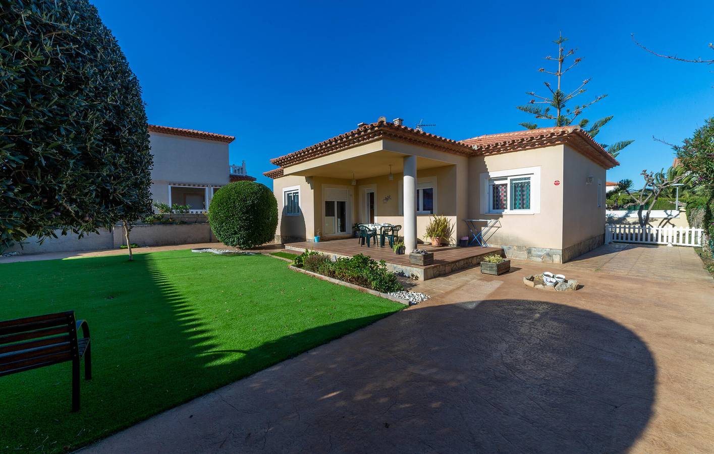 Acogedor apartamento de 90m2: Aparcamiento, AC, Parrilla, WiFi, 1,5 km de Cala Misteri in Montroig, Costa Dorada