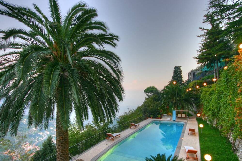 Lo sguardo sul mare, Luxury Ravello Villa, Private Pool, Great View, parking in Ravello, Amalfiküste