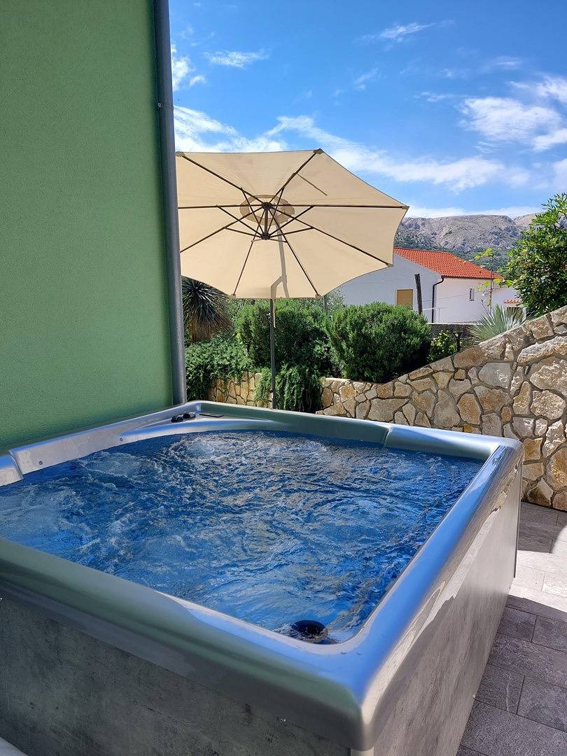 Ganze Wohnung, Neu eingerichtete Wohnung in Jurandvor, nicht weit von Baška. in Baska, Krk