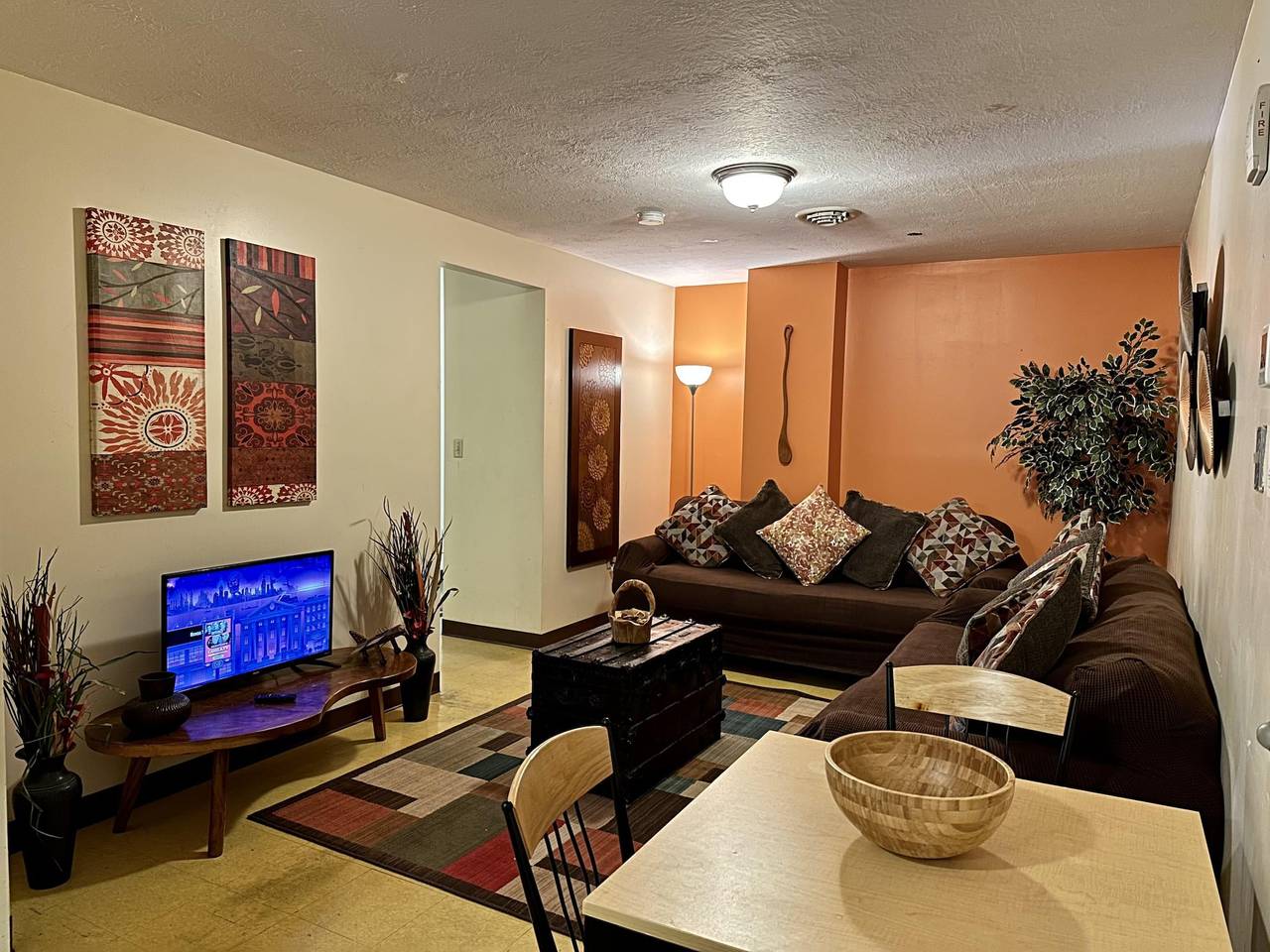 Vacation Rental for 6 Guests in Pittsburgh, Allegheny County