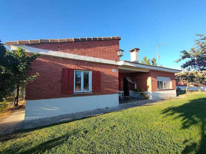 Apartamento para 5 personas, con Terraza además de Jardín y Vistas en La Moraña