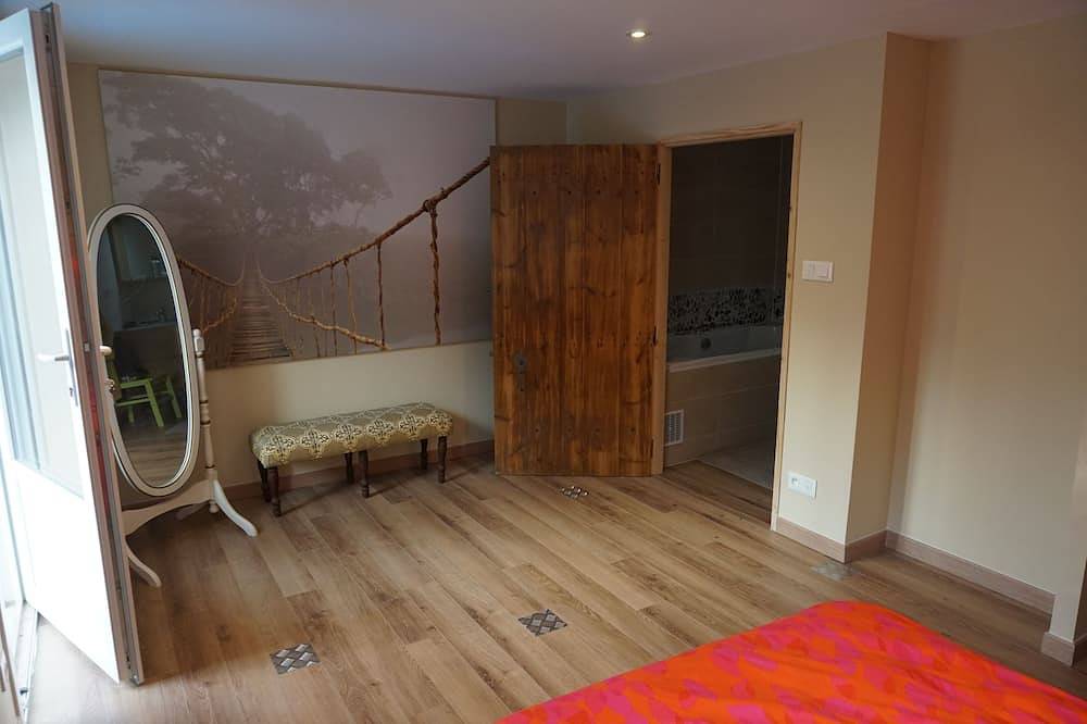 Le colibri-Votre destination de zénitude - 5-bedroom house with spacious rooms in Tonnay-Charente, Rochefort region
