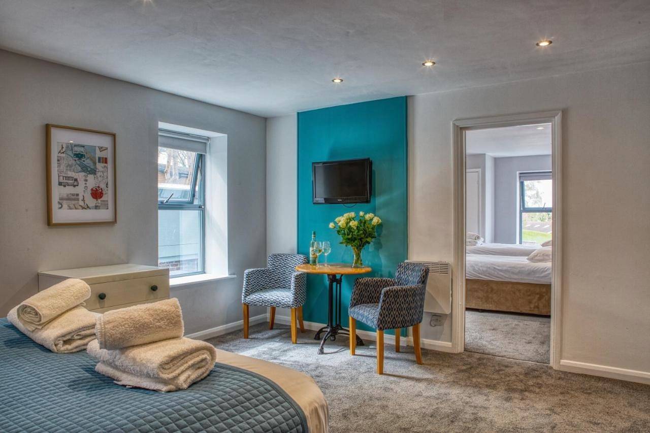 Double Room with Shower in Charmouth, Dorset