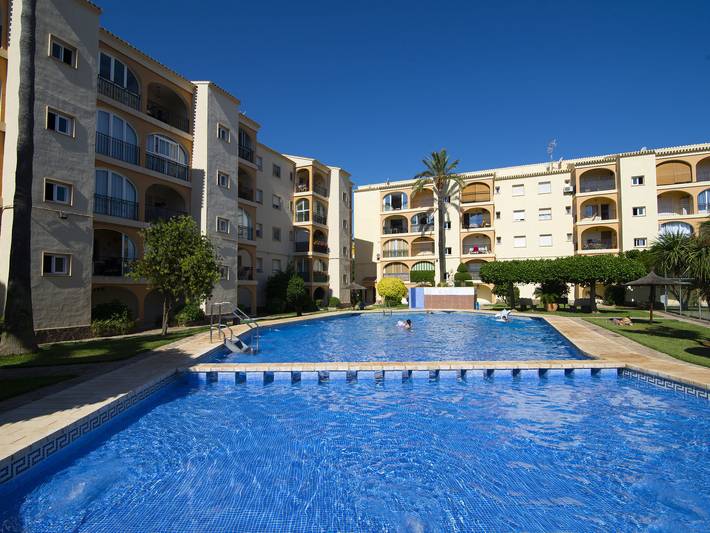 Apartamento de vacaciones para 4 personas, con jardín además de piscina para niños y terraza - 1