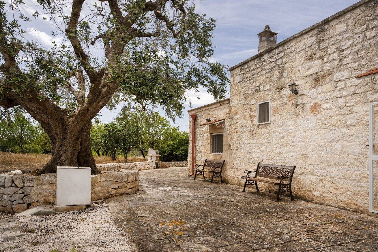 Appartamento intero, Guesthost - Poetry House - Idyllic Country Villa Retreat in Ostuni, Salento