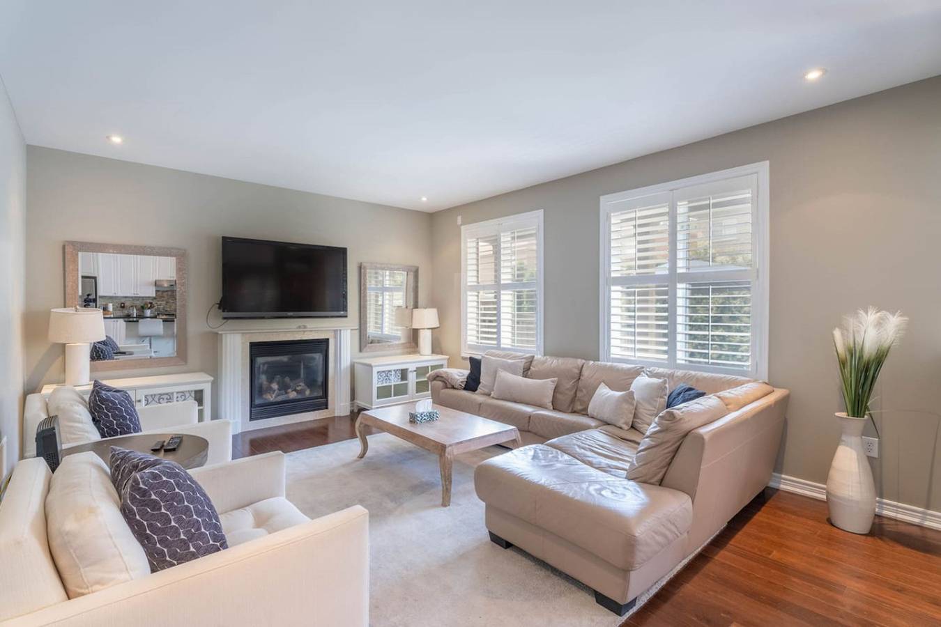 Stylish 4Br Oasis | Peaceful Mississauga Location in Mississauga, Lake Ontario (Canada)