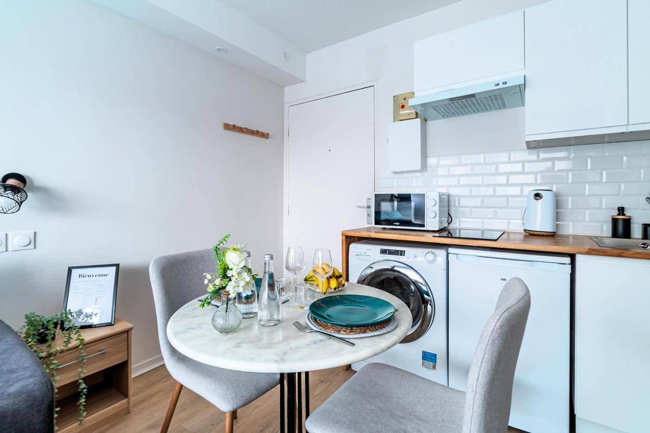 Appartement entier, One-Bedroom Apartment in Le Chesnay, Yvelines