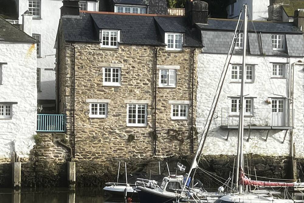 Harbour View, pet friendly, country holiday cottage in Polperro in Polperro, Cornwall