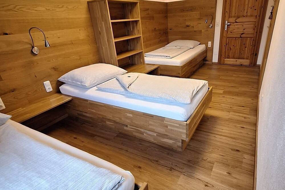 Fewo \"Seespitz\"/1 Schlafraum/Dusche, Wc - Baby- und Kinderbauernhof Riegler in Roßleithen, Totes Gebirge