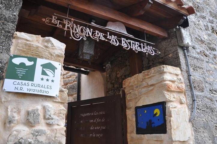 Casa rural para 13 personas, con vistas además de piscina y jardín, Se admiten mascotas en Serranía de Guadalajara - 3