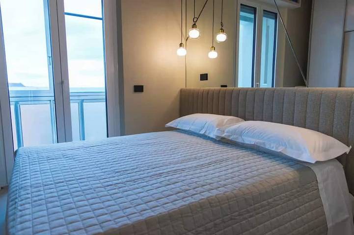 Appartamento intero, Super Attico fronte Mare per Famiglie con Colazione,2 parcheggi,Spiaggia Privata in Fano (Italia), Fano (Comune)