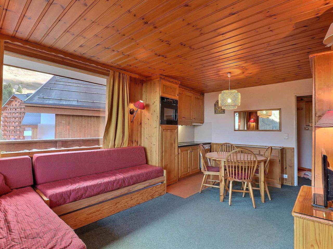 Ganze Wohnung, Charmantes Ferienwohnung, Ski In/Out, Nahe Geschäfte, 3 Sterne, Wlan in Méribel-Mottaret, Les Allues