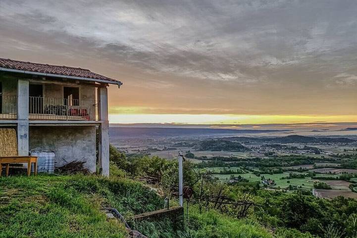 Agriturismo per 9 persone, con giardino, con animali domestici in Provincia di Torino