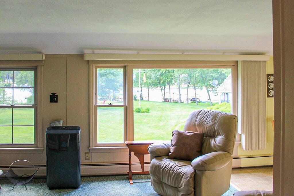 Dog-friendly waterfront cottage with private dock, community beach, grill, W/D in Moultonborough, Lake Winnipesaukee