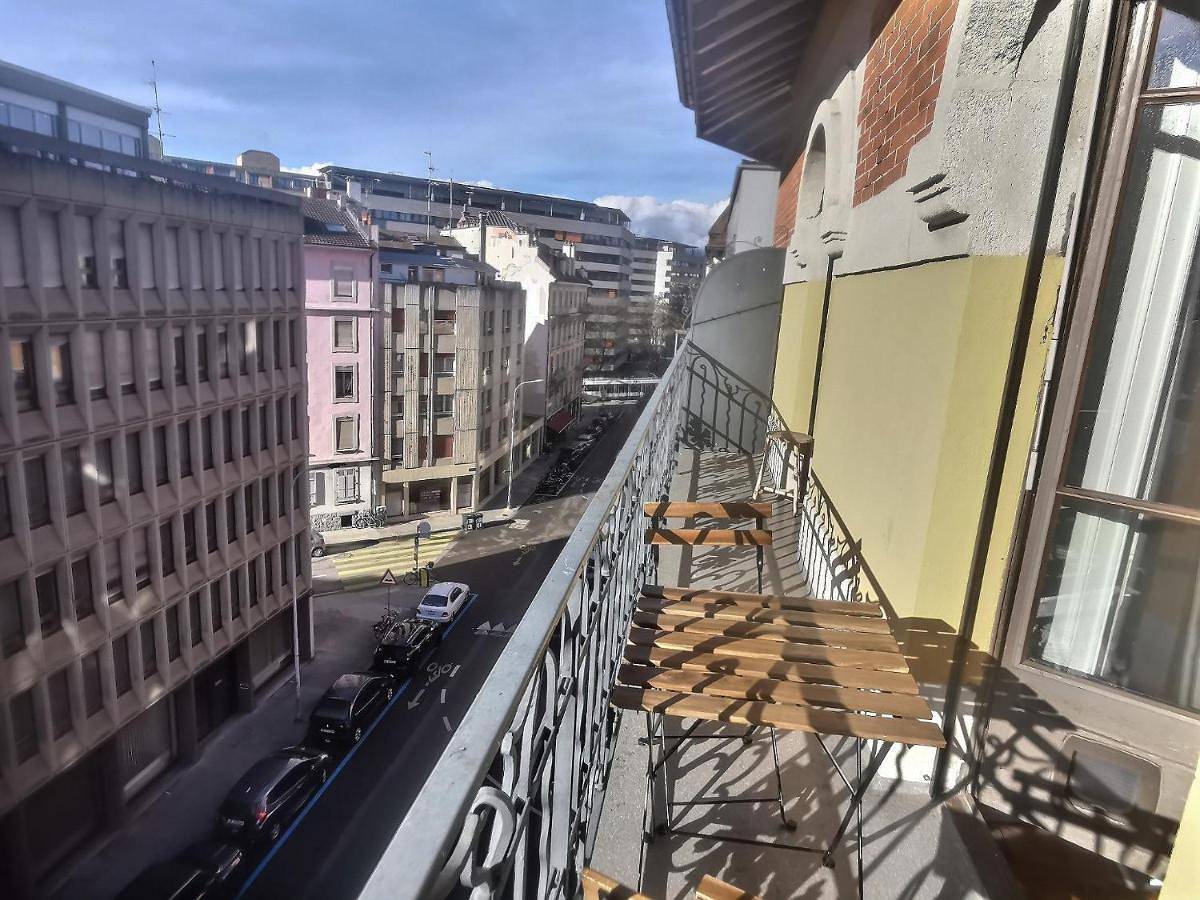 Apartamento entero, P&R 2, 2 bedroom, close to center, Plainpalais in Plainpalais, Ginebra