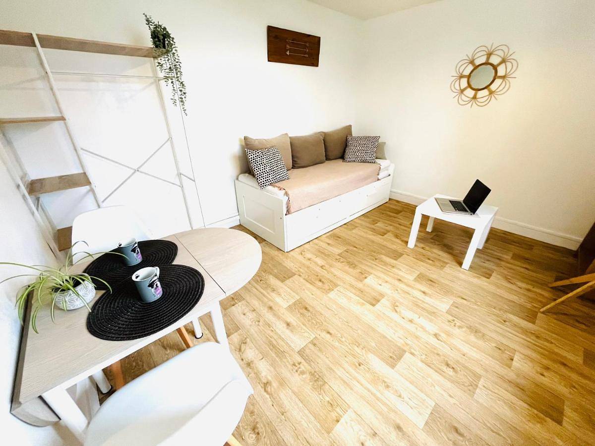 Appartement entier, One-Bedroom Apartment in Montesson, Yvelines