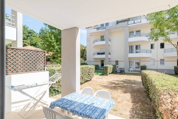 Gîte pour 3 personnes, avec terrasse ainsi que jardin et piscine, adapté aux familles dans Golf de Pornic - 2