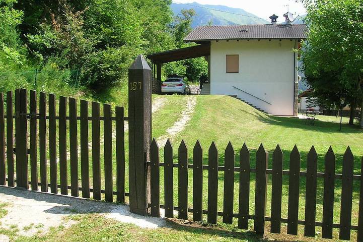 Ganze Wohnung, House 40 sqm max 4 people, ground floor [Pur area] 100 mt from the lake in Pur (Ledro), Ledro