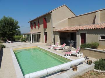 Gîte pour 10 personnes, avec jardin et piscine, animaux acceptés à Rasteau