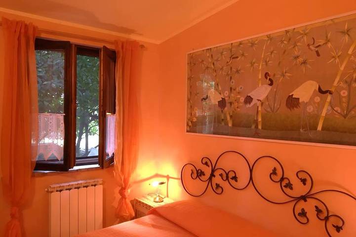 Appartamento intero, Casale in collina. Dependance romantica per 2 persone. Vista panoramica! in Urbino, Pesaro-Urbino