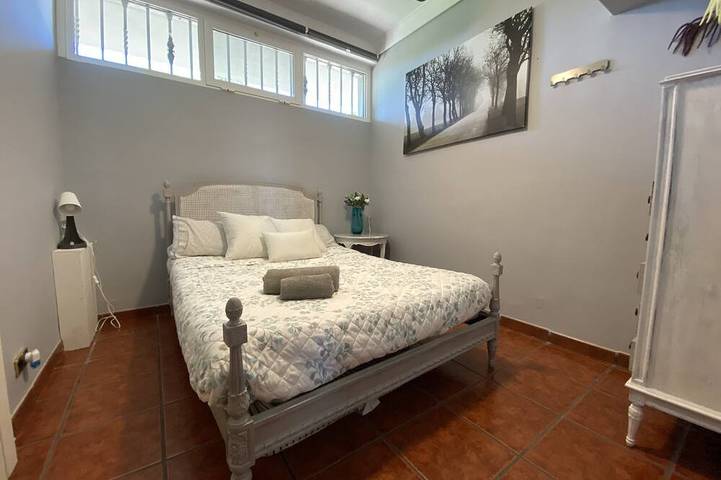 Luxusvilla mit detailgeschmücktem Pool in Saragossa, Saragossa Provinz