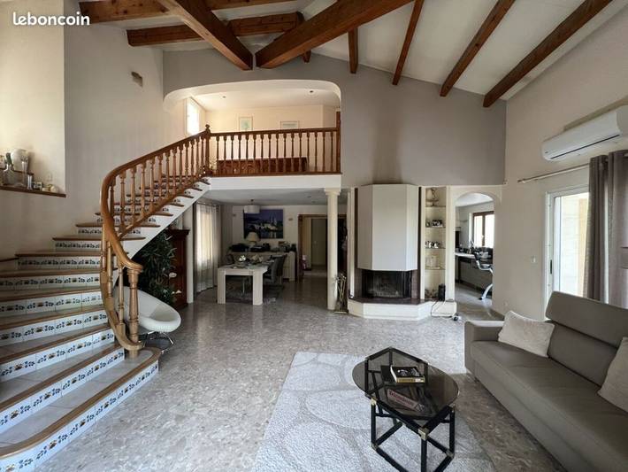 Location de vacances pour 12 personnes, avec jardin à Châteauneuf-de-Gadagne - 4