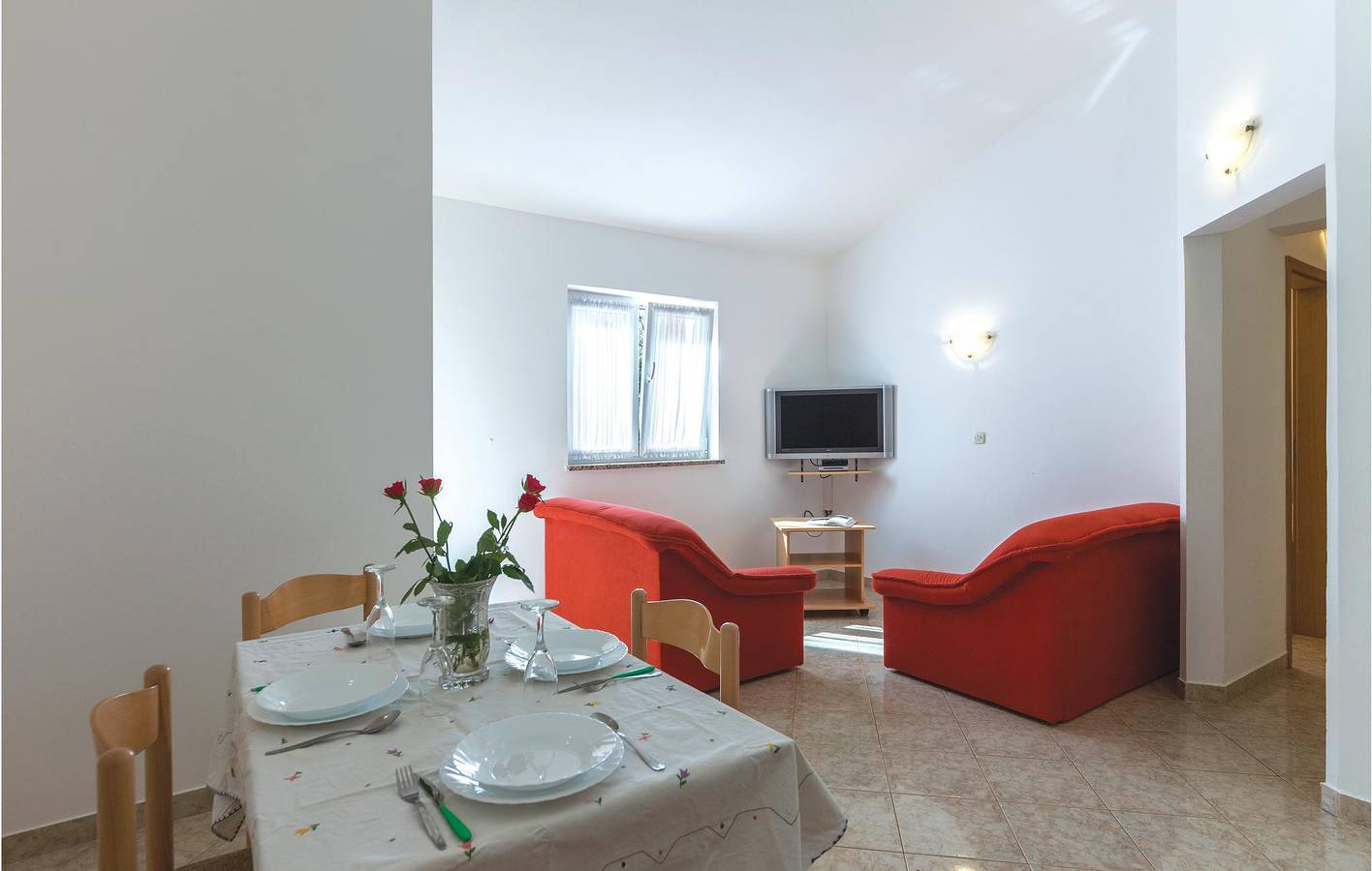 Apartamento vacacional entero, Acogedor apartamento con terraza, WiFi y a 1 km de la playa in Banjole, Costa sur de Istria
