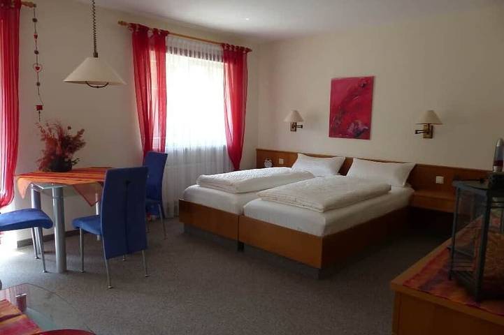 Ferienwohnung für 2 Personen, mit Sauna und Balkon in Neualbenreuth - 3