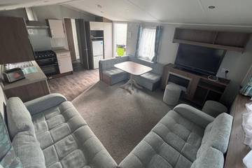 Log Cabin for 8 People in Poole, Poole Harbour, Photo 1