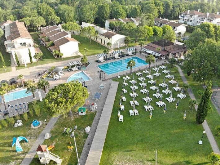 Apartmenthotel für 6 Personen, mit Whirlpool und Terrasse sowie Garten und Kinderpool in Duna Verde
