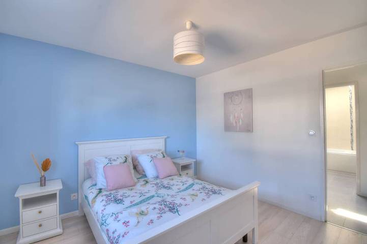 Location de vacances pour 6 personnes, avec jardin à Ploubezre - 2
