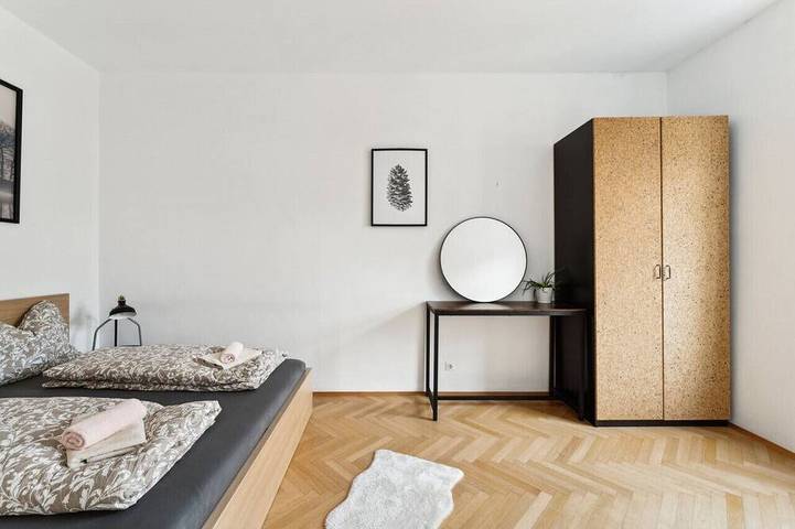 Ganze Wohnung, Durch Künstler geprägte Wohnung mitten in Wien in Wien, Donau Niederösterreich