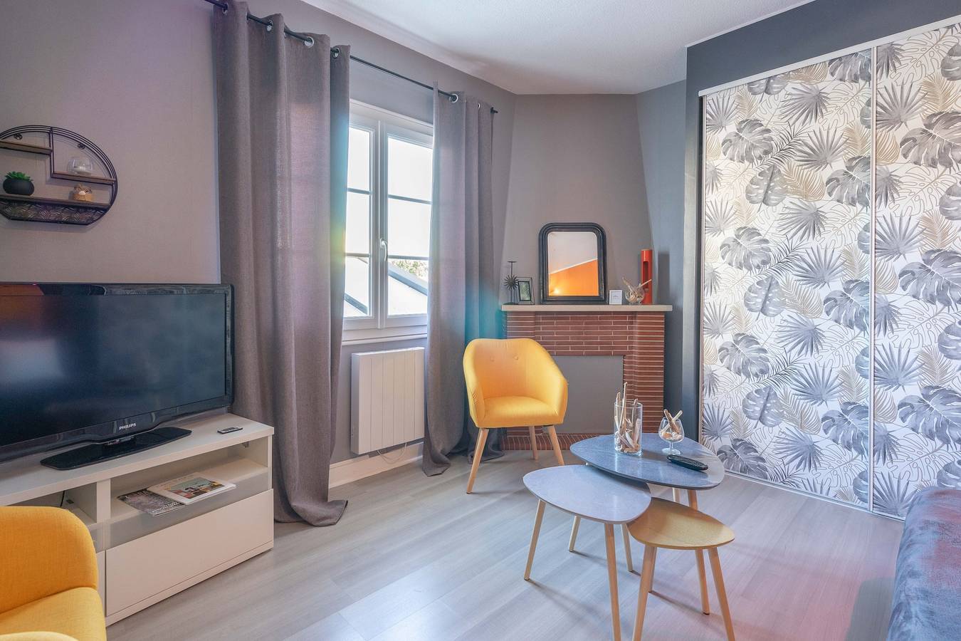 Entire apartment, Apartment 'Joli Appartement 3km De La Mer' with Private Garden and Wi-Fi in Royan, Côte de Beauté