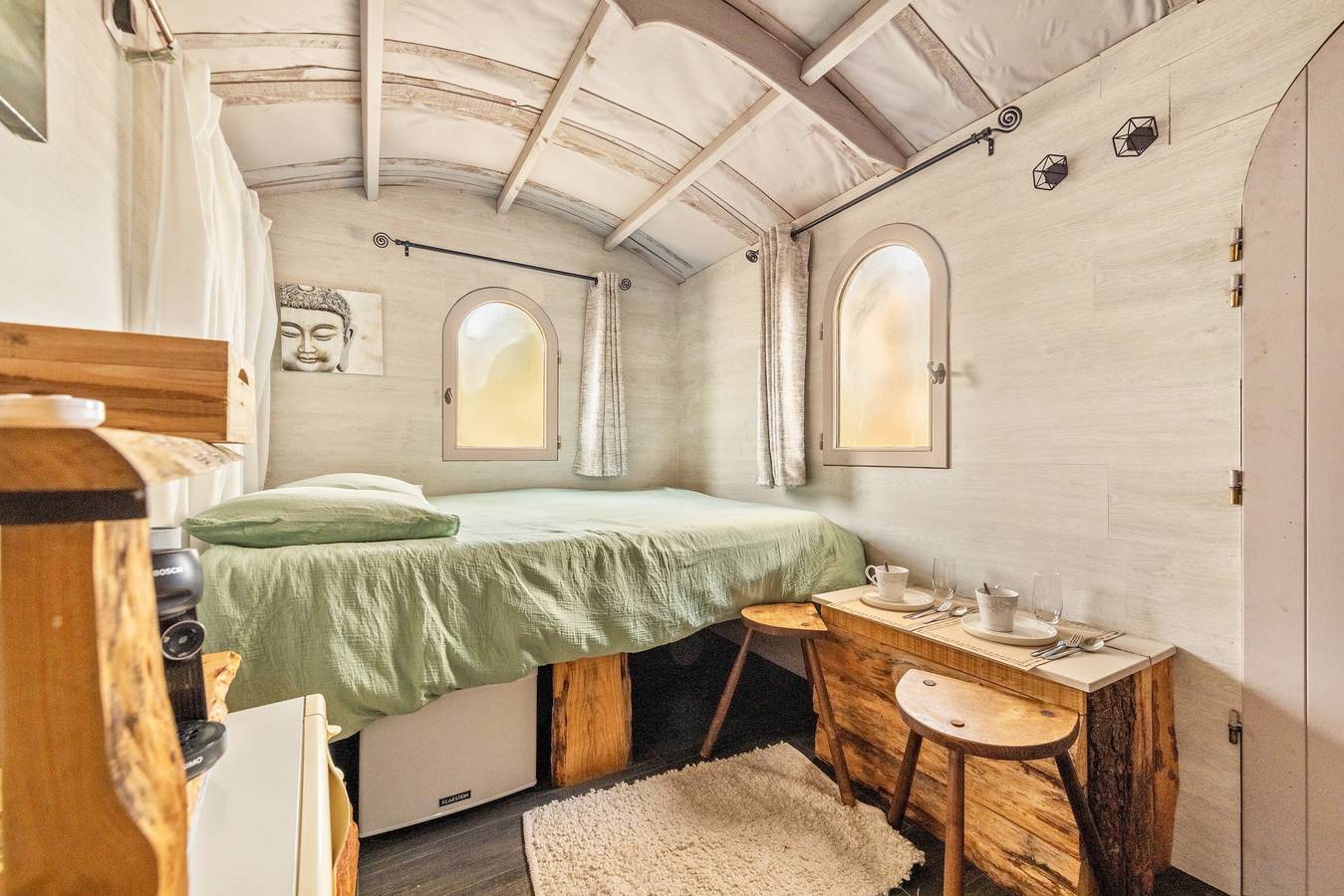 Maison d’hôtes « La Roulotte des Chouchous » avec climatisation in Hourtin, Région de Lesparre-Médoc