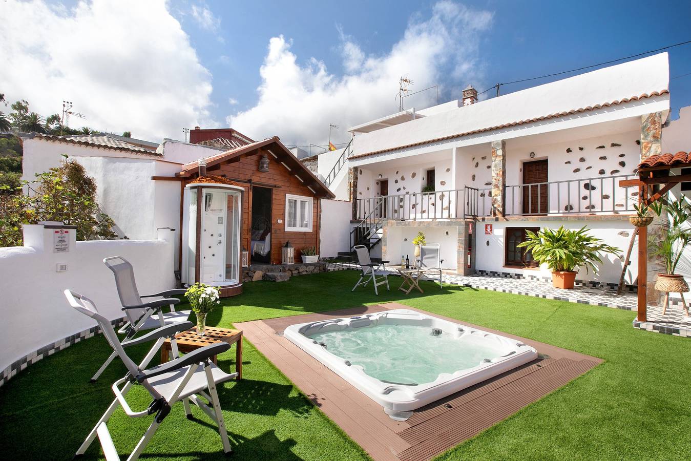 Casa de vacaciones 'Los Diablitos 4' con vistas a la montaña, terraza compartida y Wi-Fi in San Juan de la Rambla, Tenerife Norte
