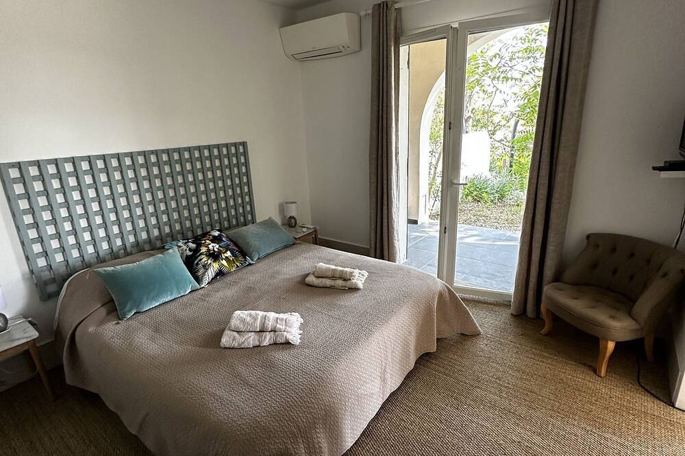 Mini-Villa mit direktem Zugang zum Meer, 4 Personen, ruhig und schattig. in Biguglia, Bastia und Umgebung