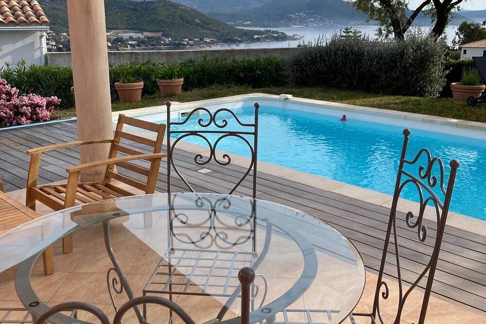 Porticcio superbe villa avec piscine dans village de charme en bord de mer in Pietrosella, Région d'Ajaccio