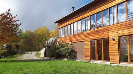 Gîte pour 12 personnes, avec terrasse à Dorres