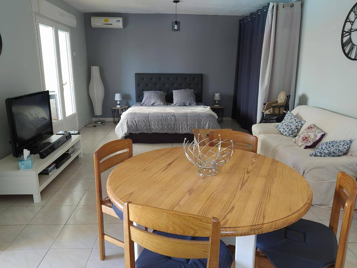 Appartement entier, Studio de la pinède in Nissan-lez-Enserune, Côte méditerranéenne (France)
