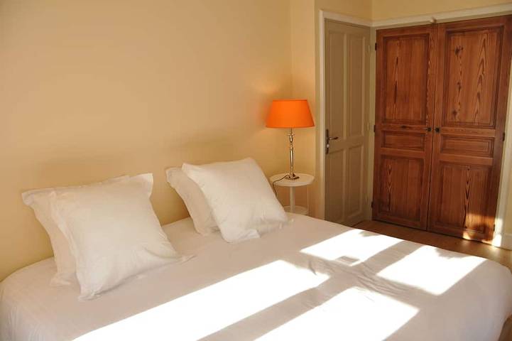 Location de vacances pour 10 personnes, avec jacuzzi ainsi que jardin et piscine à Divajeu - 4