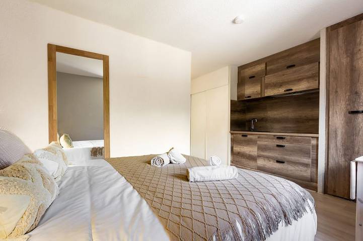 Gîte pour 2 personnes, avec jardin ainsi que piscine et sauna à Enveitg - 4