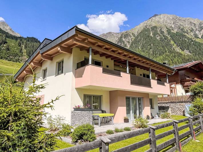 Ferienwohnung für 4 Personen, mit Garten in Längenfeld