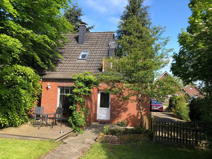 Ferienhaus für 5 Personen, mit Balkon und Terrasse sowie Garten in Großefehn