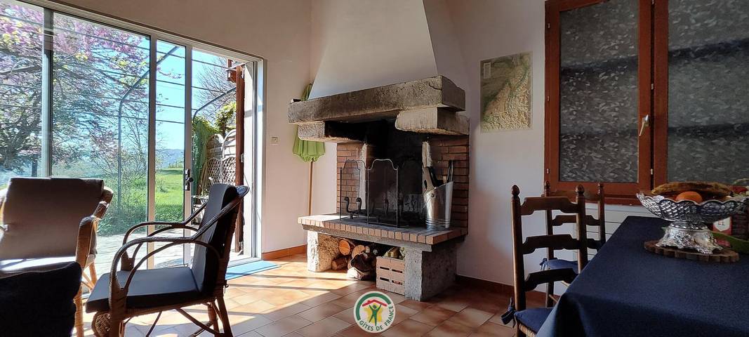 Gîte pour 4 personnes, avec vue sur le lac et jardin dans Lac de Paladru - 3