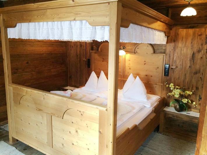 Ferienwohnung für 4 Personen, mit Terrasse und Garten sowie Pool und Ausblick