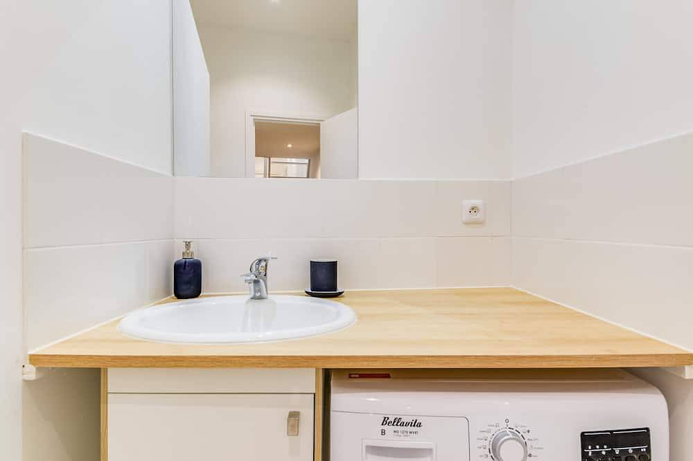 Geheel appartement, Hostnfly apartments - Fantastisch ruim appartement in een dynamische buurt in Parijs, Ile de France