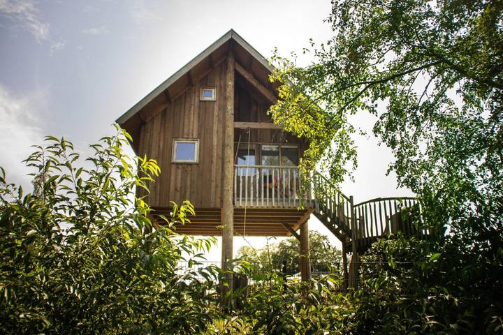 Glamping voor 5 personen, met terras en balkon/terras in Twente