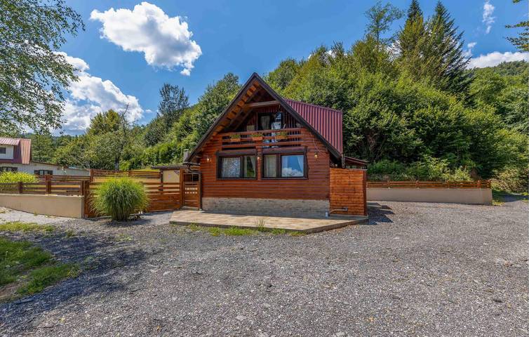 Chalet für 6 Personen, mit Ausblick und Terrasse sowie Pool in Kroatien